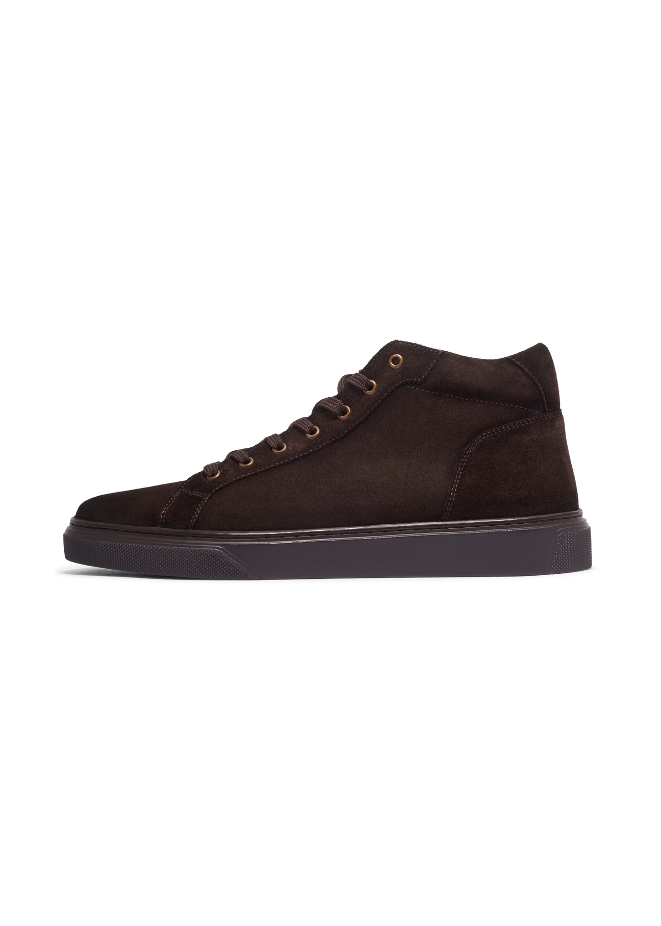 Ciemnobrązowe zamszowe buty męskie BUTYM-0582-1I(Z26), widok produktu z boku na białym tle.