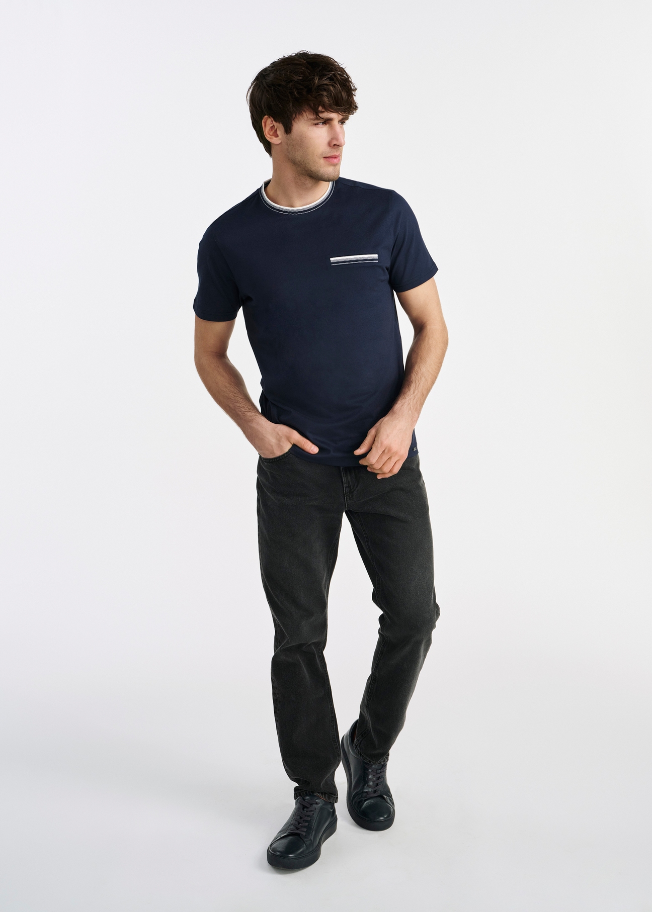 Granatowy T-shirt męski z bawełny TSHMT-0123-69(W25)-02