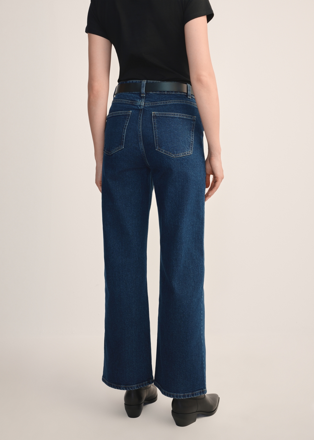 Granatowe jeansowe spodnie damskie JEADT-0013-7E(Z26)