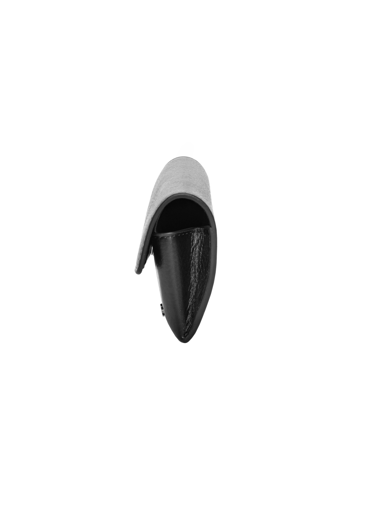 Czarne skórzane etui na okulary PORES-1014R-9I(Z26), widok produktu z boku na białym tle.