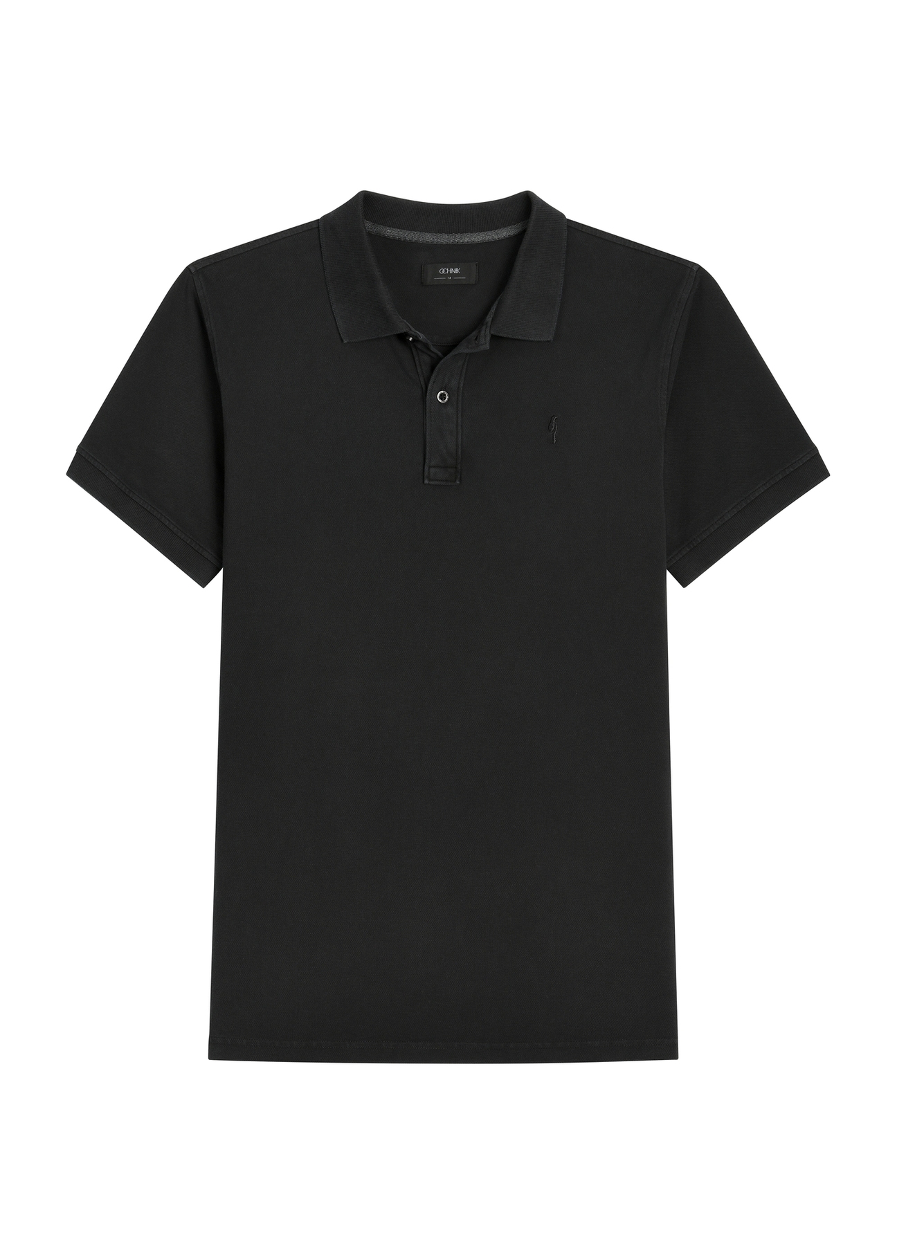 Męska koszulka polo w kolorze czarnym POLMT-0055A-99(W26) - widok produktu z przodu, na białym tle. 