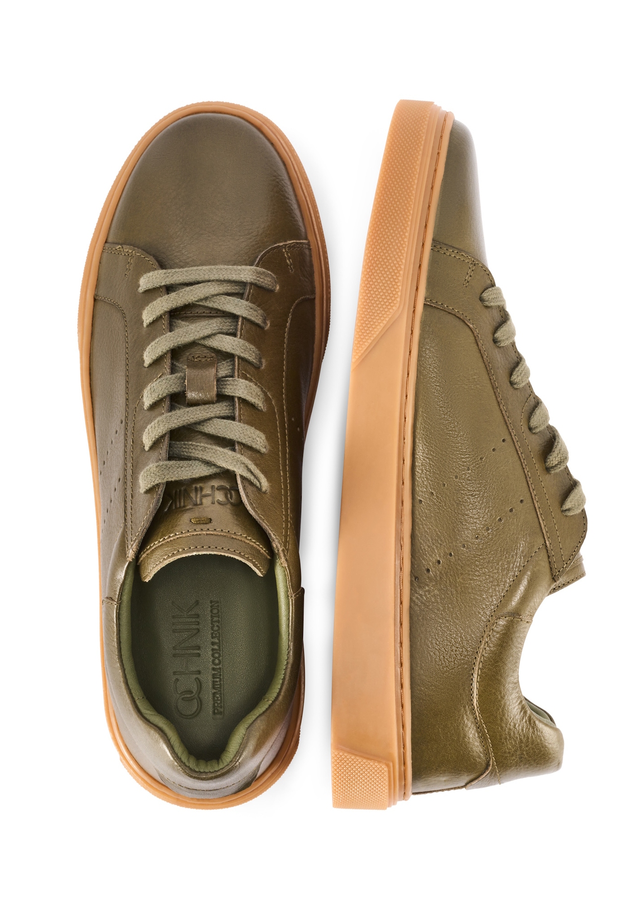 Skórzane sneakersy męskie khaki BUTYM-0486-8D(W26), widok produktu z góry na białym tle.