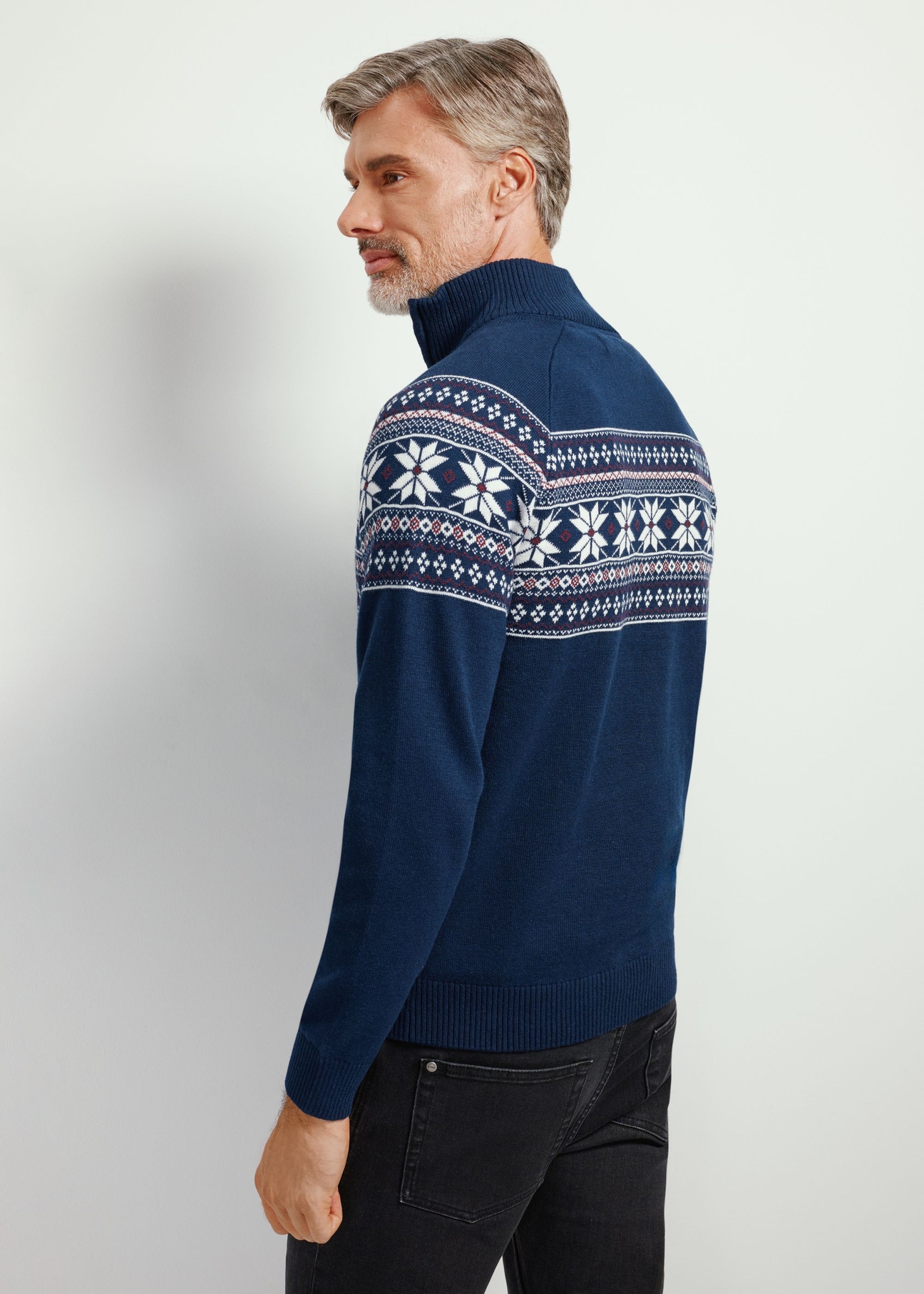 Granatowy sweter męski ze stójką SWEMT-0133-68(Z24)-03