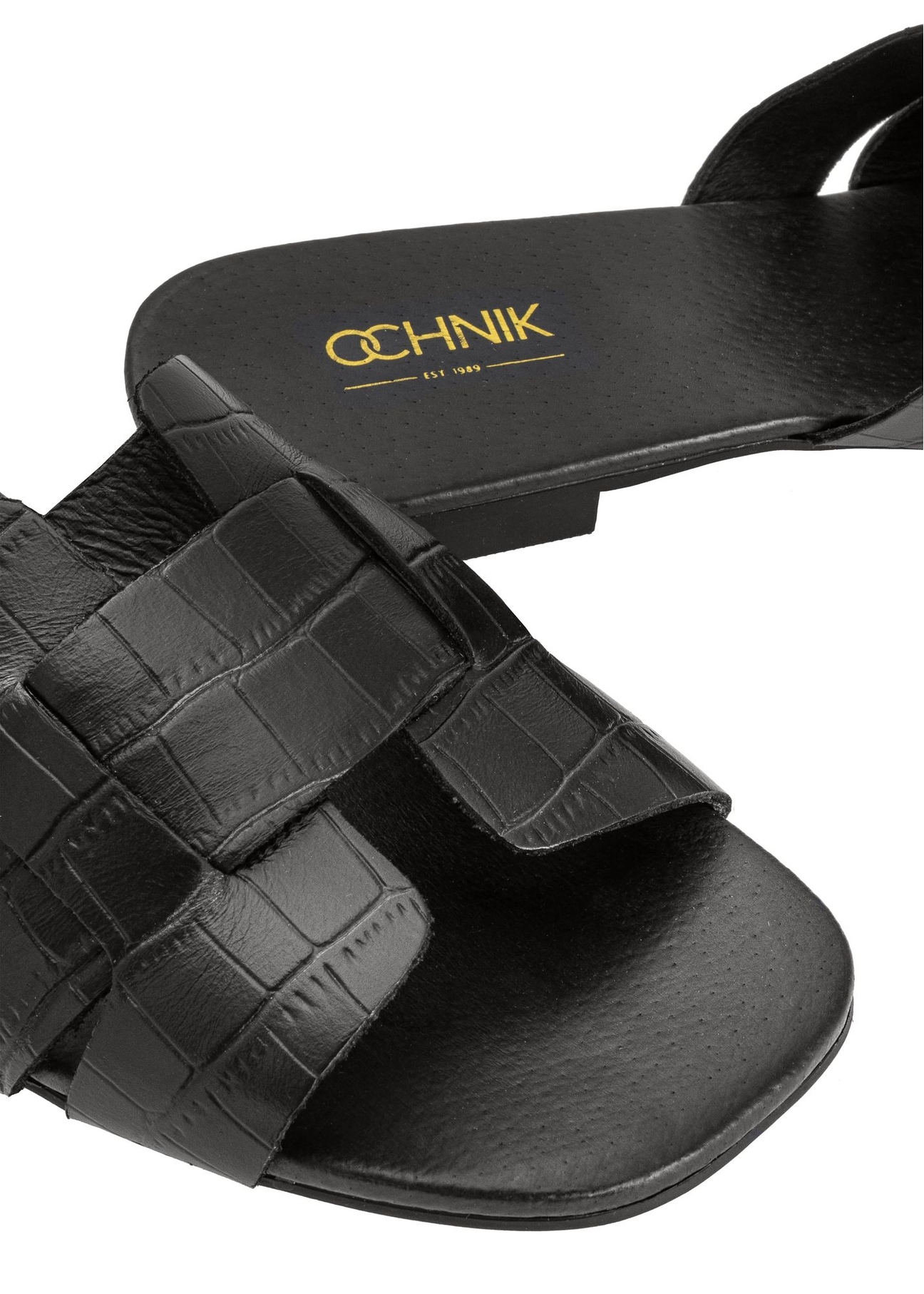 Czarne klapki damskie croco z plecionką BUTYD-0904C-97(W25)-06