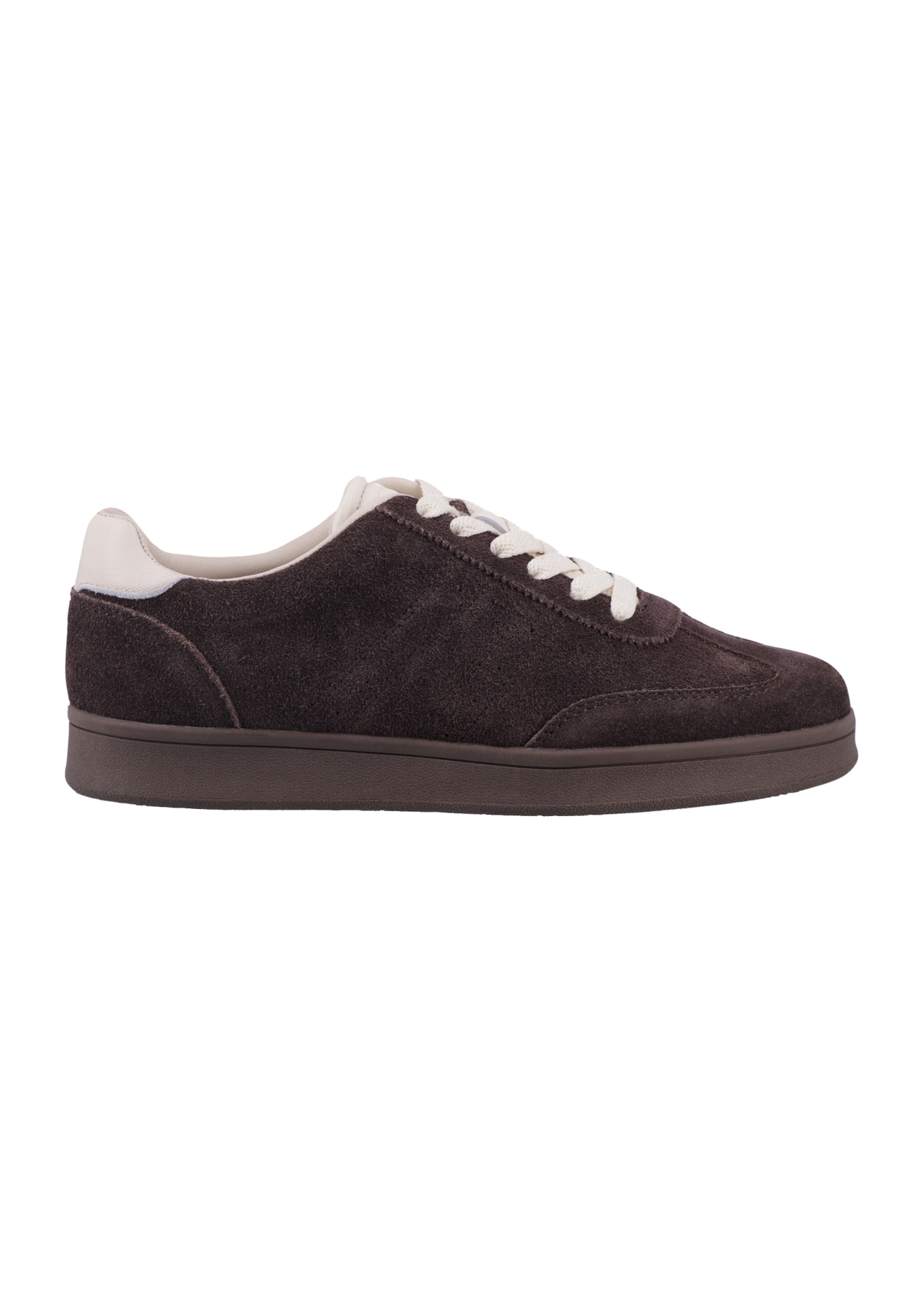 Zamszowe buty sportowe w kolorze ciemnobrązowym BUTYD-1317-1I(Z26), widok produktu z boku na białym tle.
