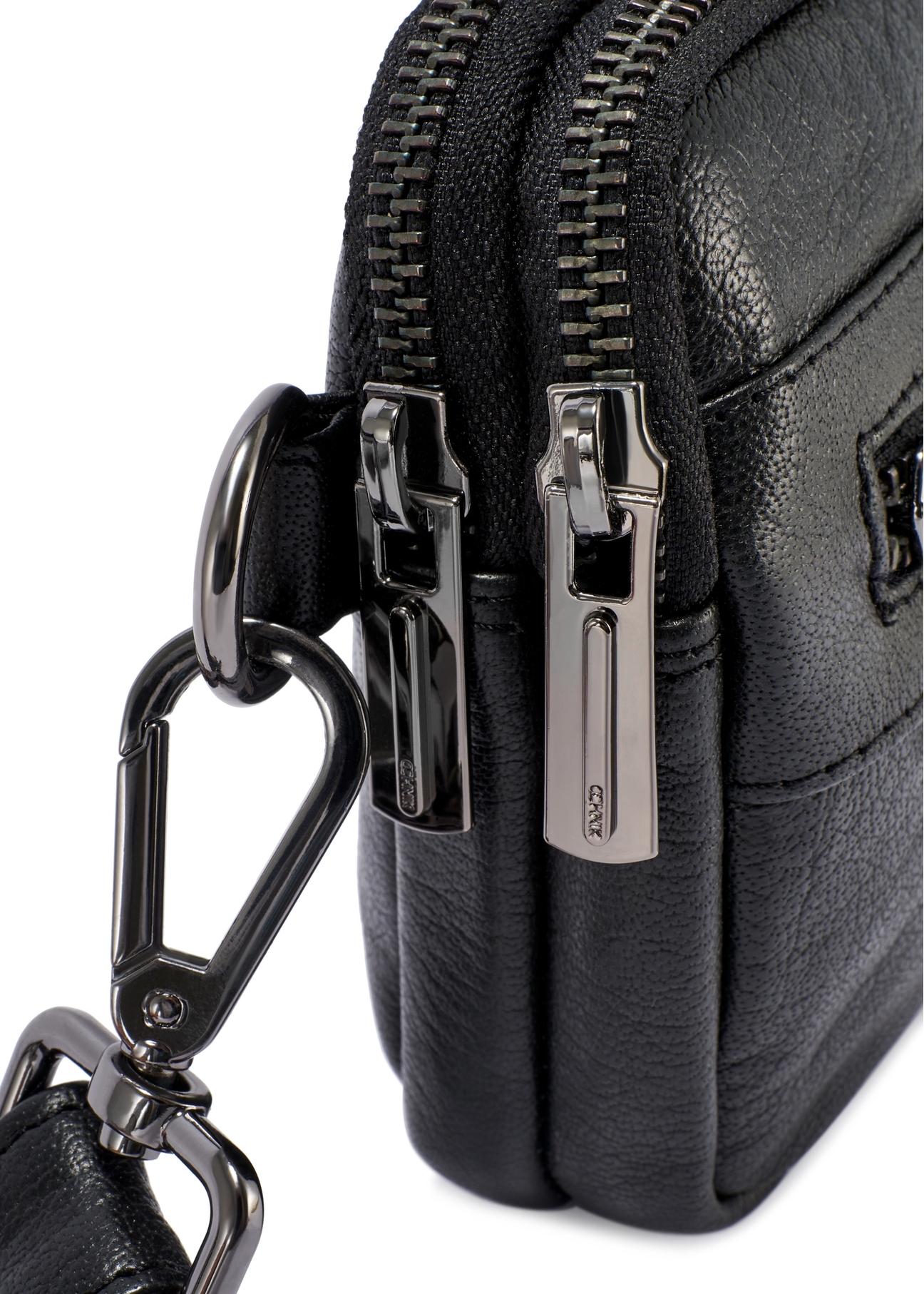 Mała czarna skórzana torba męska TORMS-0492-99(W26)