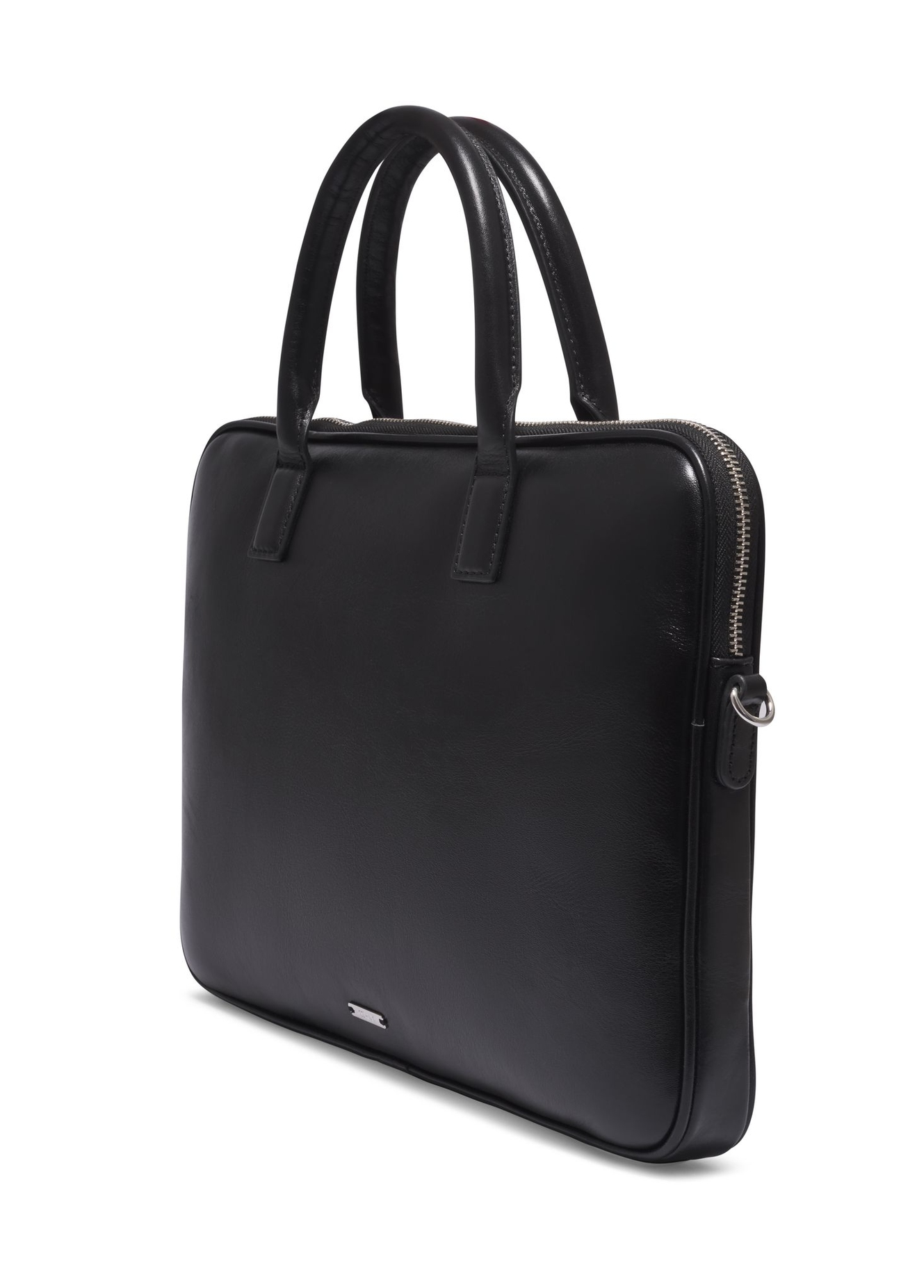 Czarna skórzana elegancka torba na laptopa TORES-1344-99(Z26) - widok produktu po skosie, na białym tle. 