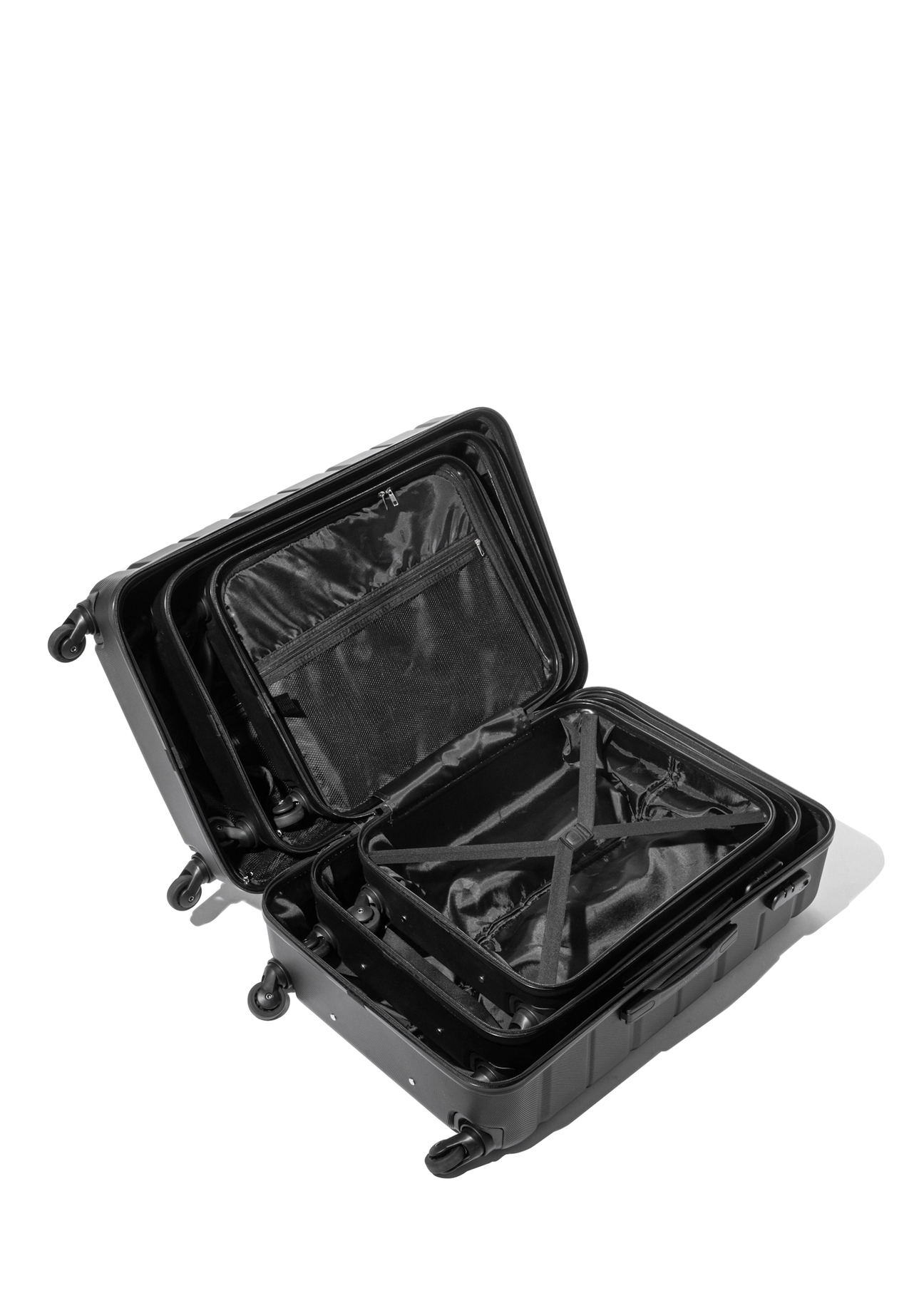 Komplet walizek na kółkach 19''/24''/28'' WALAB-0067-99(W24)