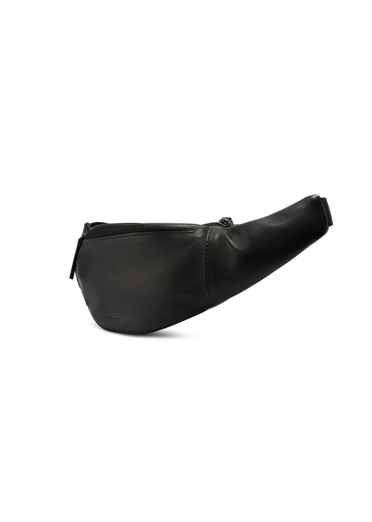 Czarna skórzana nerka męska TORMS-0497-99(W26) - widok produktu po skosie, na białym tle.