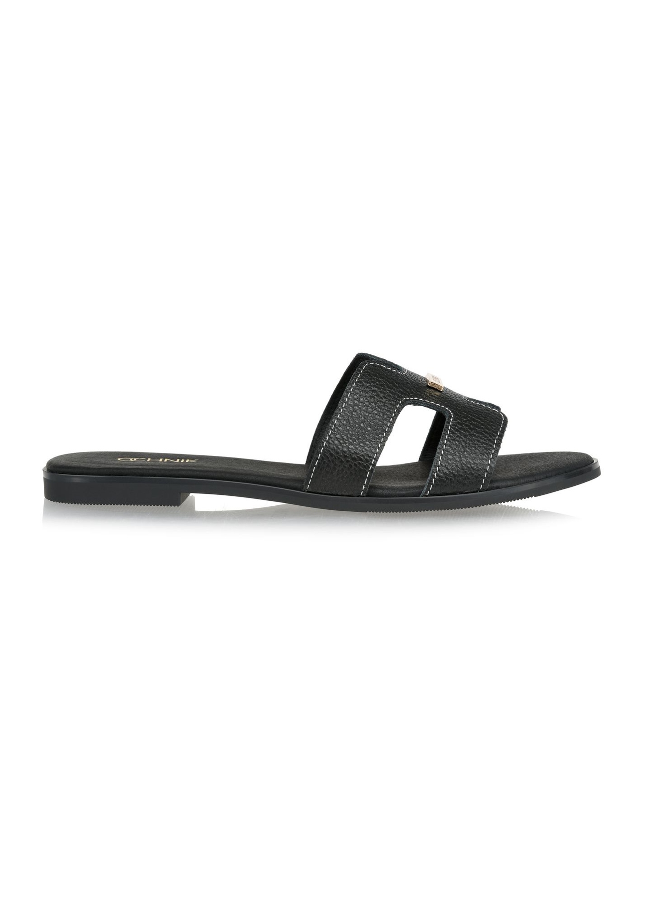 Czarne klapki damskie BUTYD-0725C-99(W25)-01