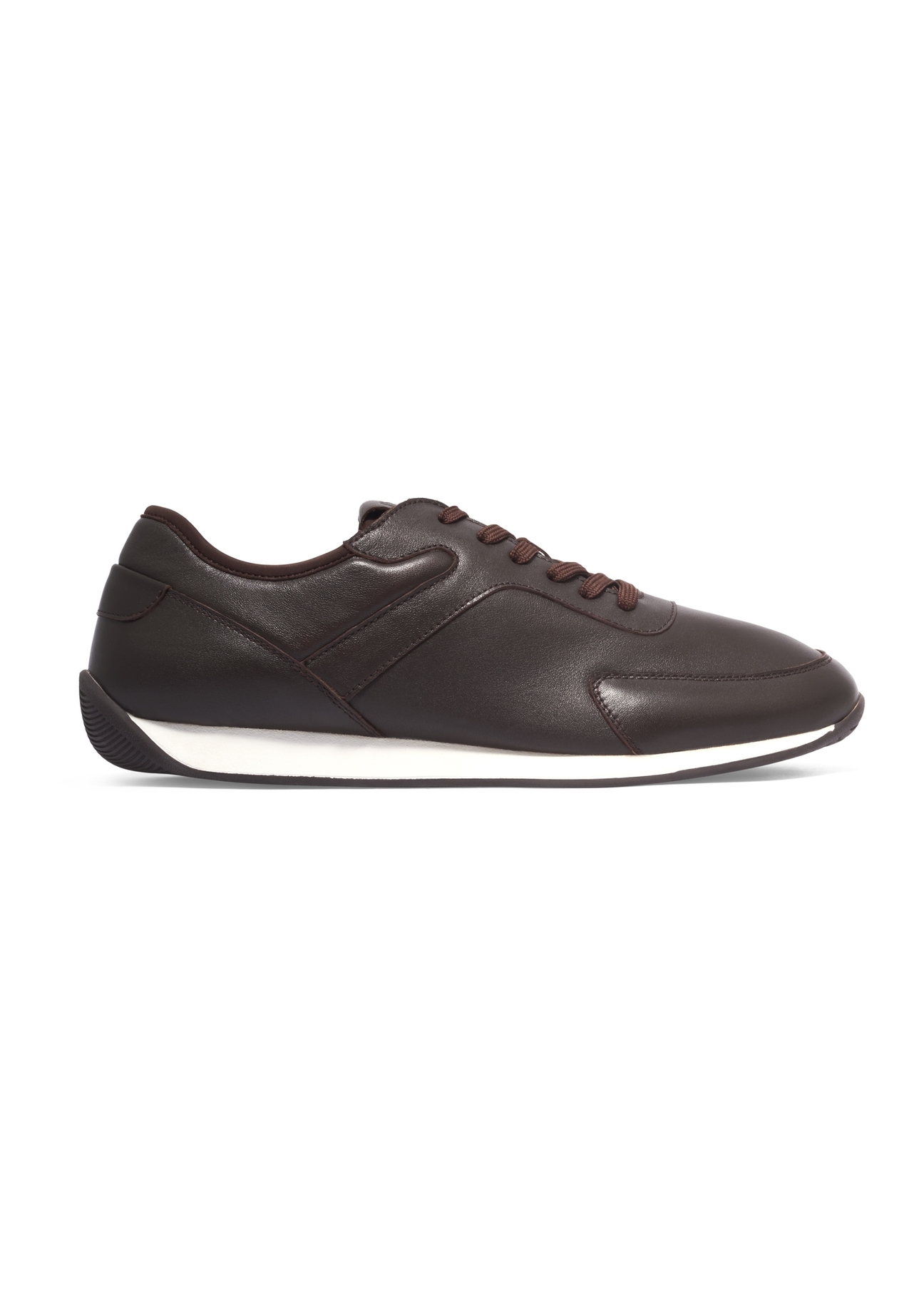 Brązowe skórzane buty sportowe męskie BUTYM-0566-1I(Z26), widok produktu z boku na jasnym tle.