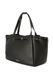 Skórzana torebka shopper w kolorze czarnym TORES-1207-9I(W26) - widok produktu po skosie, na białym tle. 