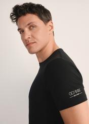 Czarny basic T-shirt męski  z logo TSHMT-0091-99(KS)