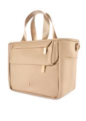 Beżowa torebka typu lunchbox TOREN-0346-1A(W26) - widok produktu po skosie, na białym tle. 
