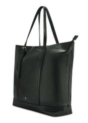 Duża czarna torebka damska shopper TOREC-1067-99(Z25), widok produktu skosem na białym tle.