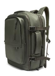 Duży plecak podróżny khaki PLCMN-0018-8D(Z26) - widok produktu po skosie, na białym tle. 