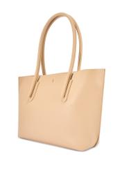 Beżowa torebka shopper damska TOREC-0938-1A(W26), widok produktu skosem na białym tle.