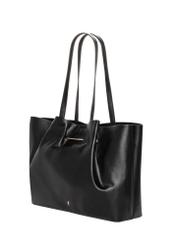 Czarna duża torebka shopper TOREC-1386-99(Z26), widok produktu skosem na białym tle.
