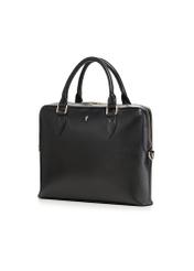 Czarna skórzana torba na laptopa TORES-1330-99(Z26) - widok produktu po skosie, na białym tle. 
