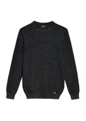 Sweter męski w kolorze czarnym SWEMT-0181-99(Z25), widok produktu z przodu na białym tle.