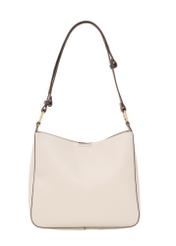 Torebka damska hobo w kolorze ecru TOREC-1257-0B(Z26). Widok produktu od tyłu na białym tle.
