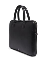 Czarna skórzana elegancka torba na laptopa TORES-1344-99(Z26) - widok produktu po skosie, na białym tle. 