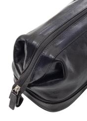 Kosmetyczka męska z połyskiem TORMS-0479-99(Z25), zbliżenie na detal produktu na białym tle.