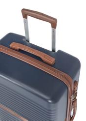 Walizka duża na kółkach WALAB-0084-7D-28(W26), widok rączki produktu na białym tle.