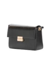 Elegancka czarna torebka damska TOREC-1251-99(Z26), widok produktu skosem na białym tle.