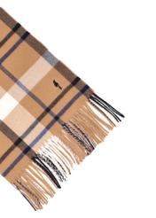 Beżowy szalik damski w kratkę SZADT-0236-1L(Z26), zbliżenie na detal produktu na białym tle.