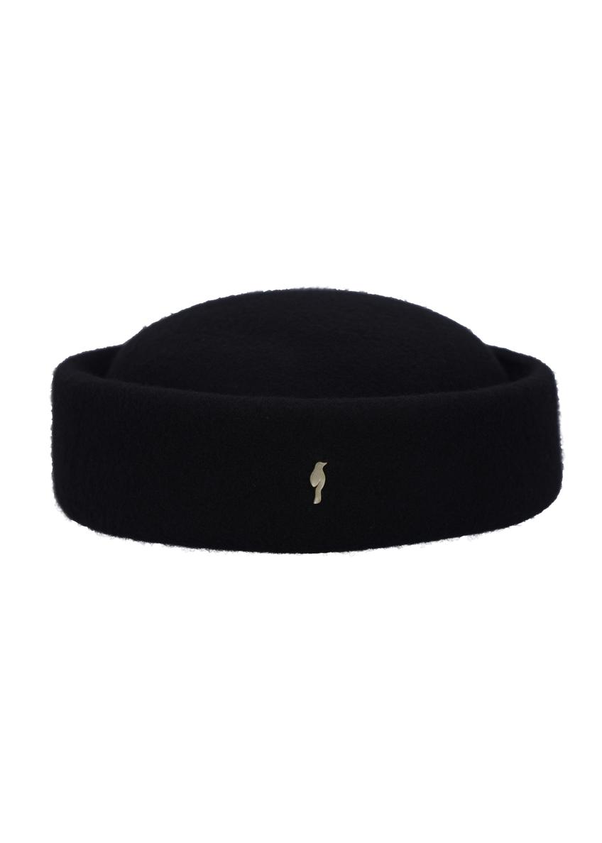 Czapka damska w stylu toczka CZADT-0235-99(Z26) - widok produktu z przodu, na białym tle. 