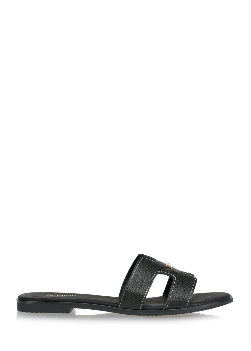 Czarne klapki damskie BUTYD-0725C-99(W25)-06