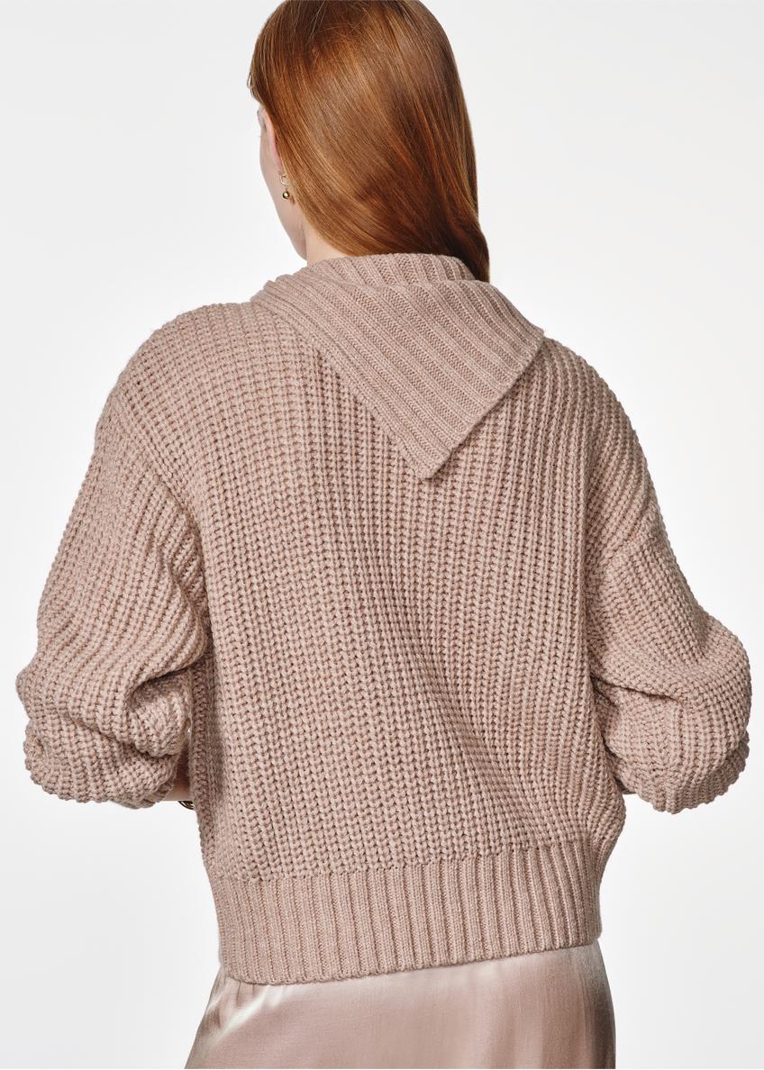 Camelowy sweter damski z kołnierzem SWEDT-0218-24(Z24)