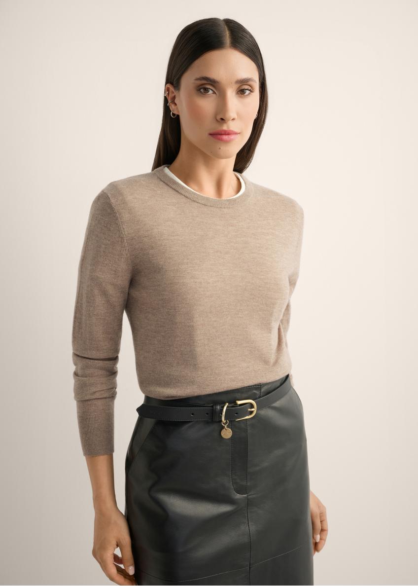 Wełniany sweter w kolorze camelu SWEDT-0267-1D(Z26)
