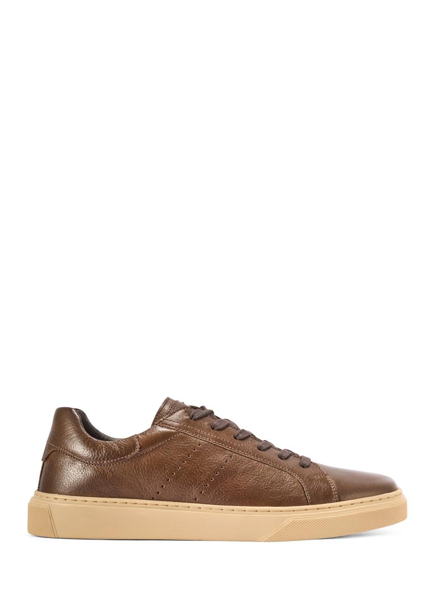 Ciemnobrązowe skórzane sneakersy męskie BUTYM-0486-1I(W26) - widok produktu z boku, na białym tle.