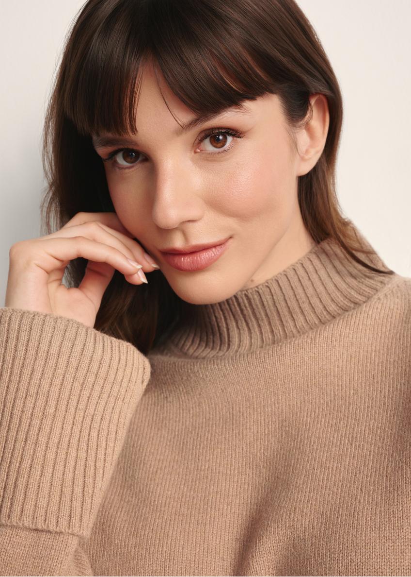 Camelowy sweter damski z wełny SWEDT-0244-24(Z25)