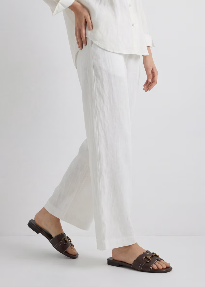Skórzane klapki damskie w kolorze ciemnobrązowym BUTYD-1273-1I(W26)