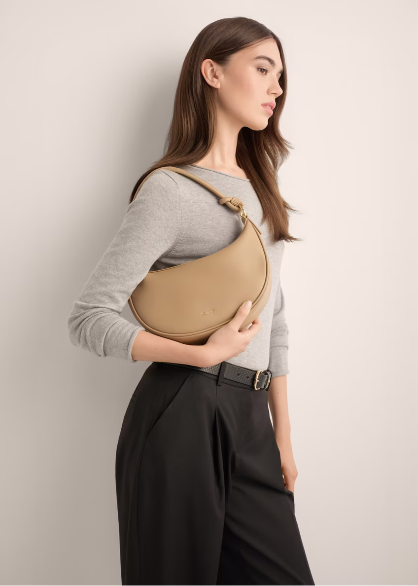Beżowa mała torebka damska hobo TOREC-1097-1B(Z26)